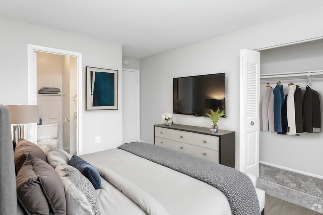 Bedroom at Autumn Columbia Apartments
