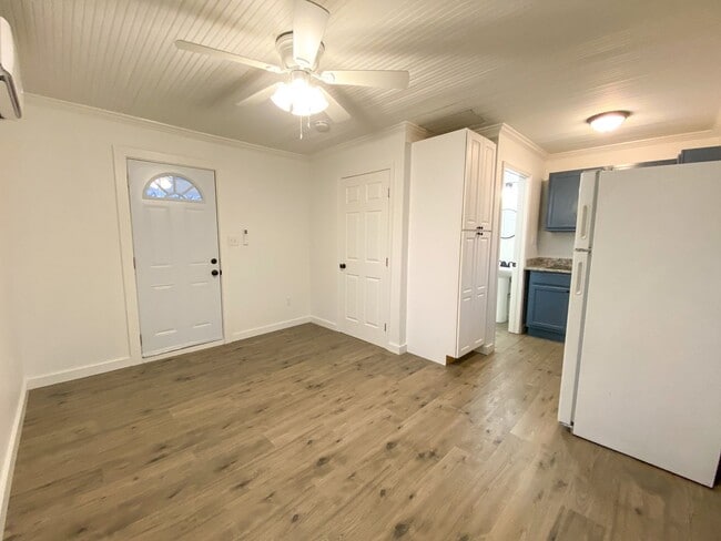 Photo - Recently renovated efficiency apartment in midtown