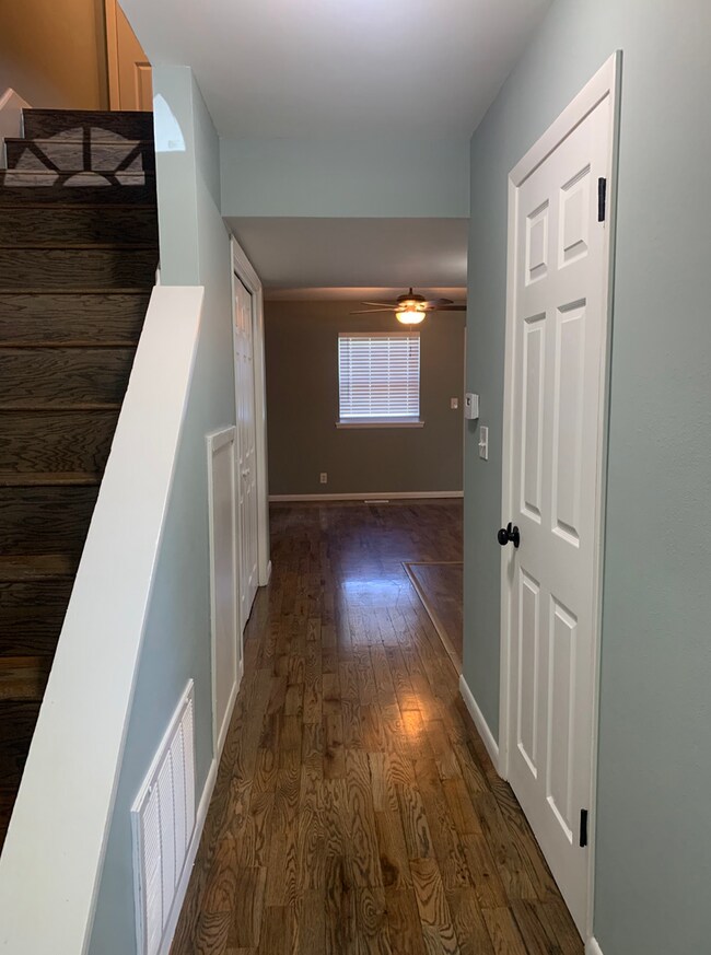 Photo - 2009 W Sycamore St House