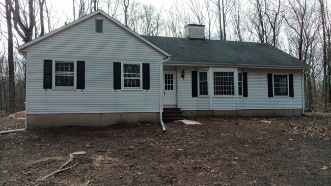 Photo - 631 Litchfield Tpke