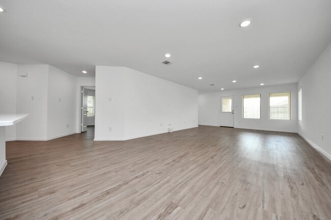 Photo - 2111 Hyde Acrs St