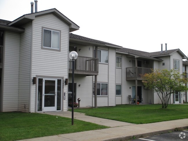 Building Photo - Maplewood Square Apartments