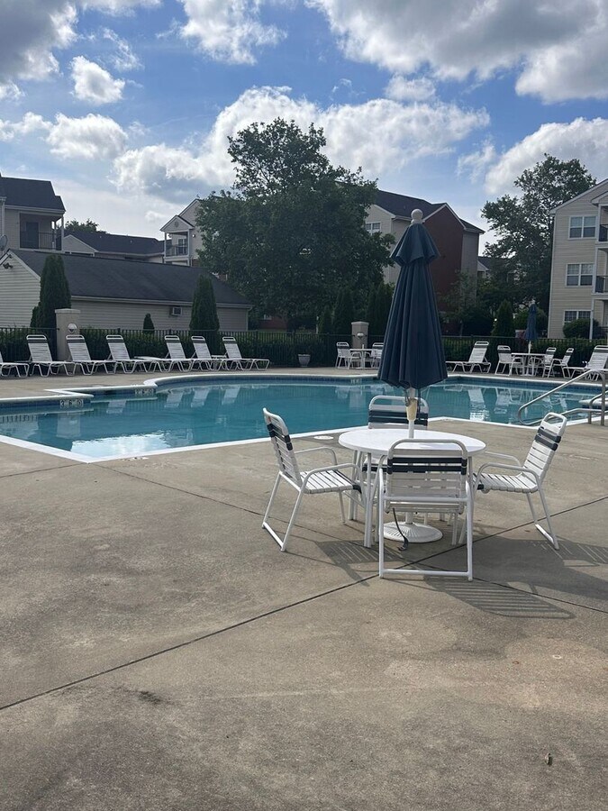 Spacious 2BR/2BA Urban Gem – Prime Locatio... - Spacious 2BR/2BA Urban Gem – Prime Locatio... Apartment Unit 811 Brassie Lane  E