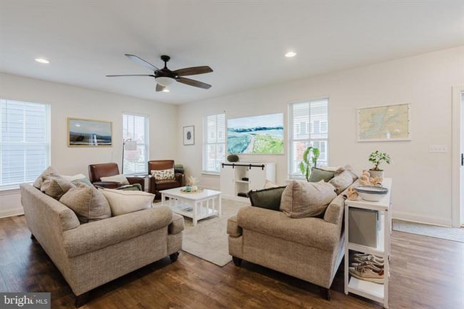 Photo - 1706 Torker St