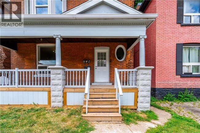 Photo - 16 Sherman Ave S