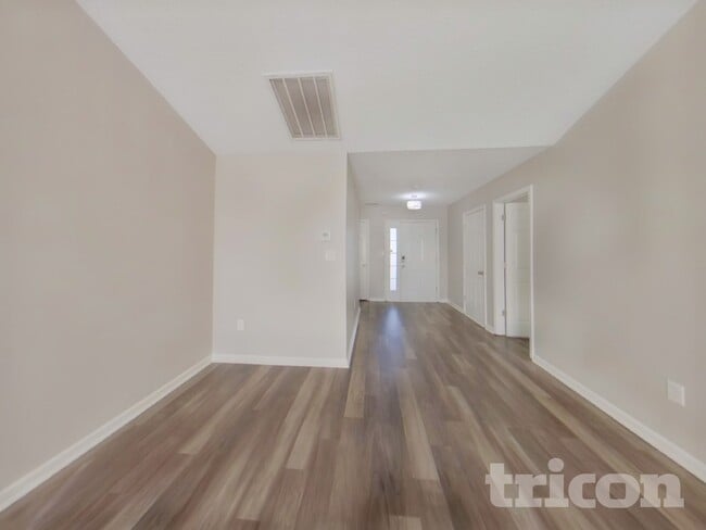 Photo - 1041 Counselors Dr