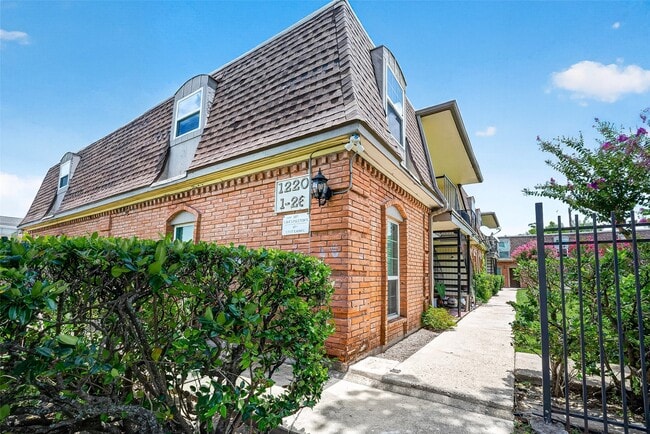 Photo - 1220 Shadowdale Dr Unit 6