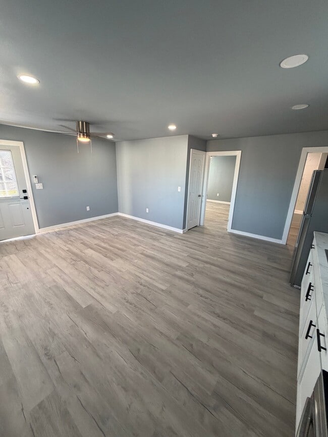 Photo - 2311 E 2nd St S