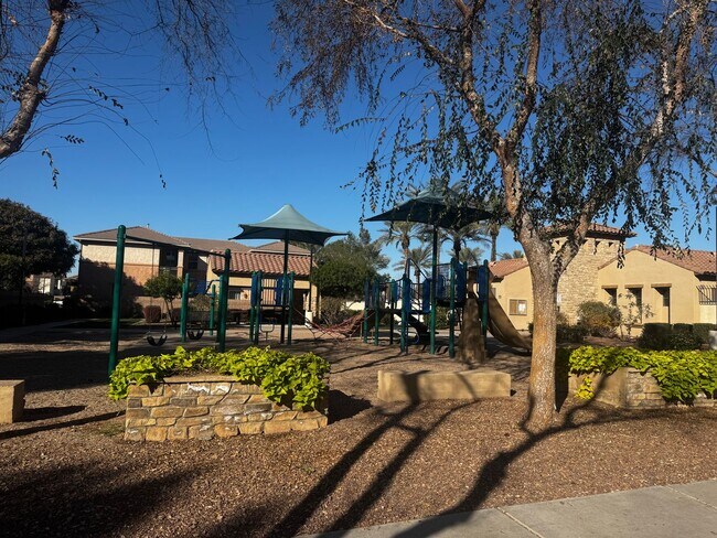 Photo - 4 bedroom in Gilbert