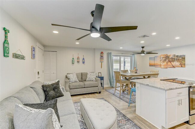 Photo - 2728 49th Ave W
