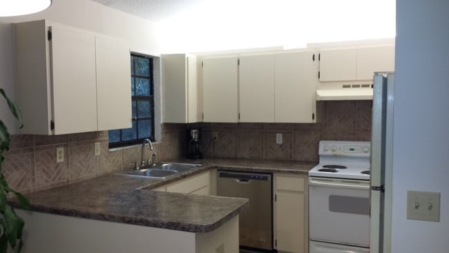 Building Photo - 2736 Park Dr Unit 2