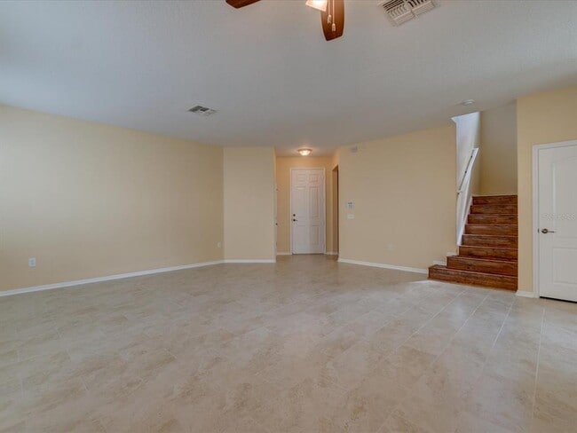 Photo - 17552 Queensland St