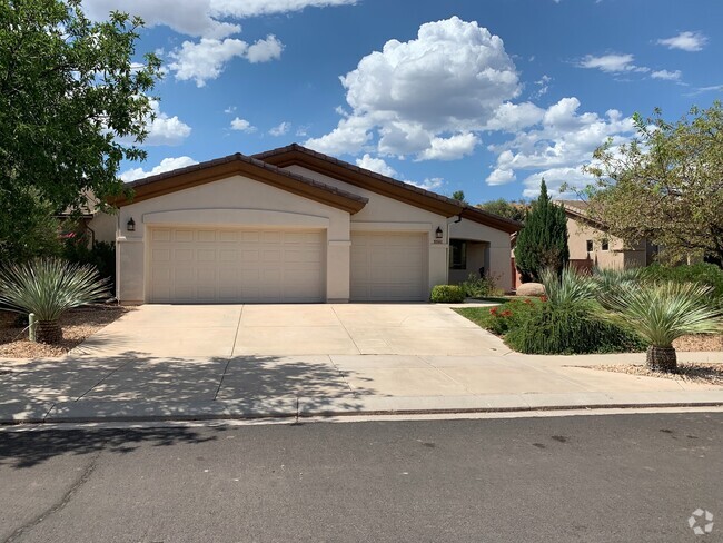 Building Photo - Beautiful Home in Coral Canyon