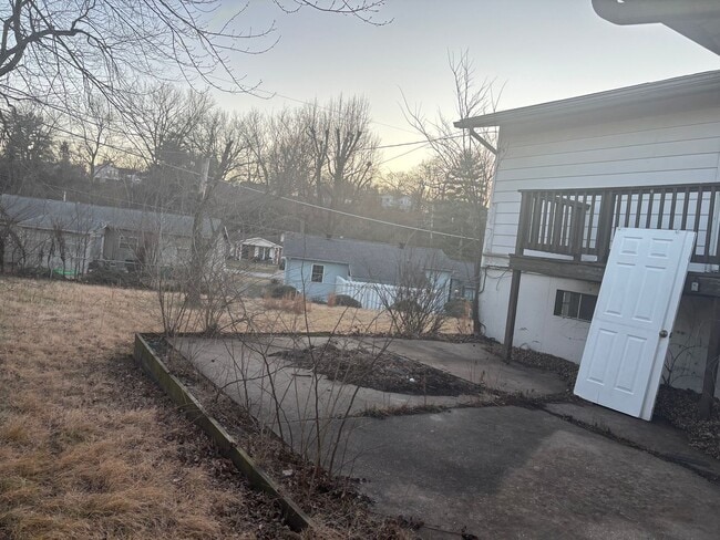 Photo - Spacious 4 Bedroom/ 2 Bath Home for Rent !