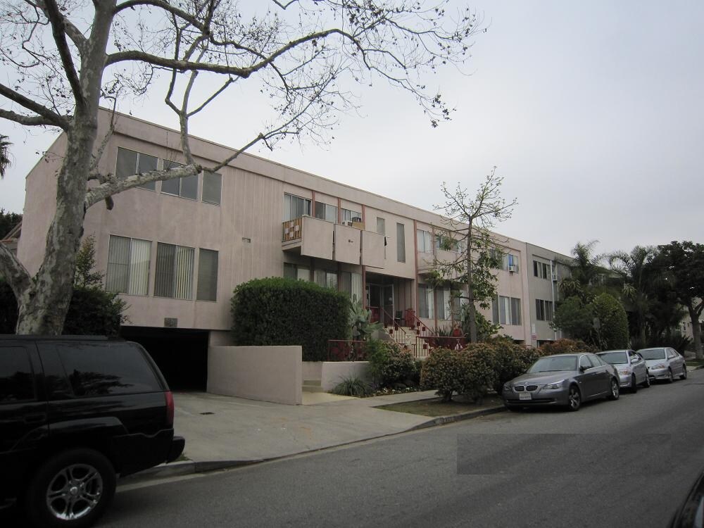 Photo - 905 N Curson Ave