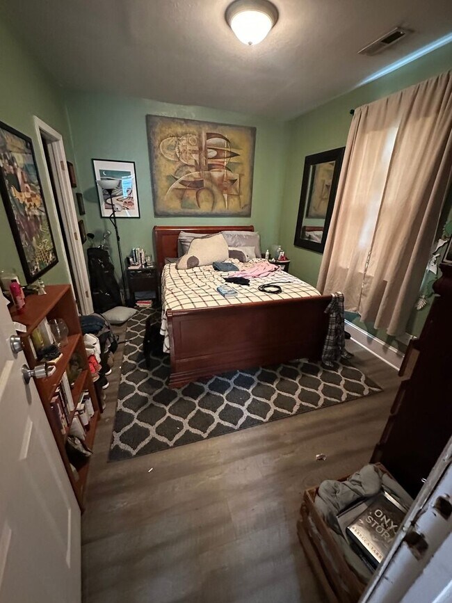 Photo - 4-5 Bedroom Single Family Home Located in ...