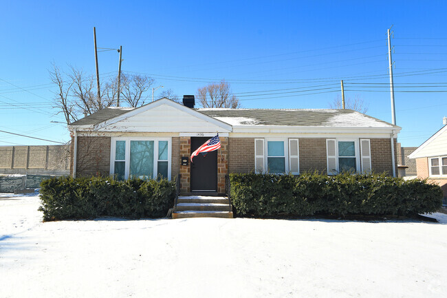 Building Photo - 1436 Victoria Ave Rental