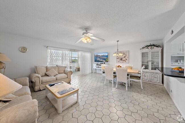 Building Photo - 711 Lori Dr Unit 306 Rental