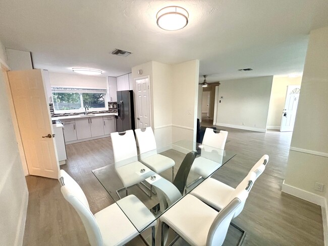 Photo - 323 Spanish River Blvd