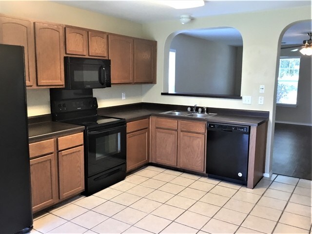 Photo - 6923 Opal Clfs