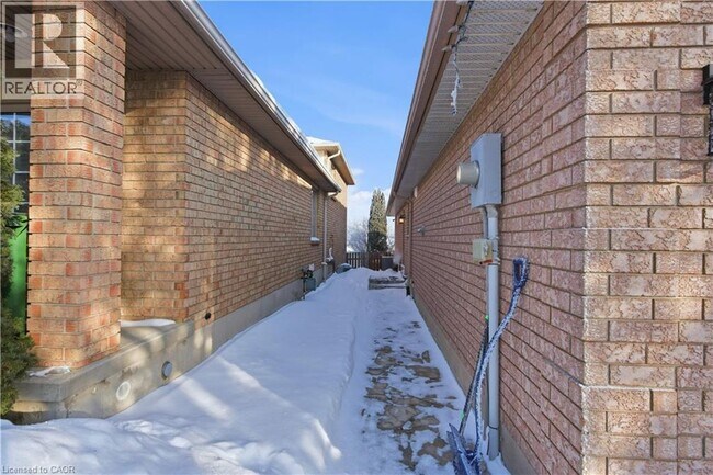 Photo - 48 Alexsia Ct