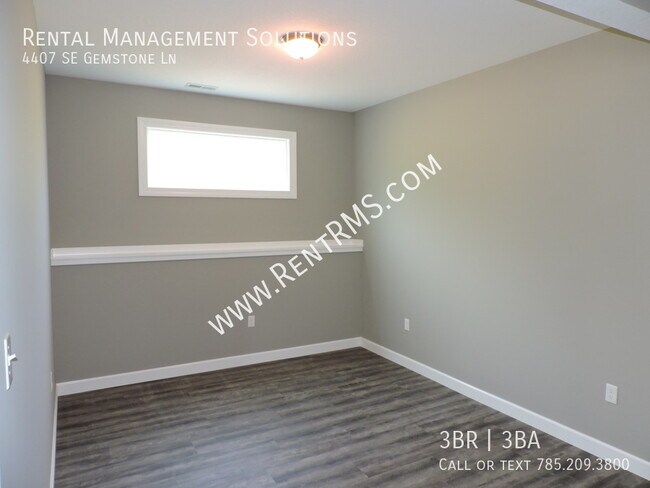 Photo - 4407 SE Gemstone Ln