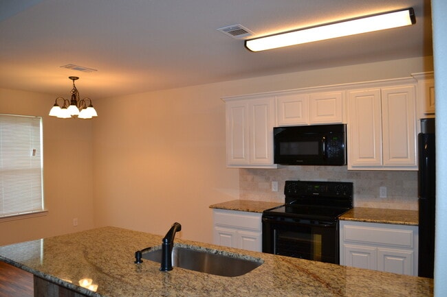 Photo - House for Lease in Denison