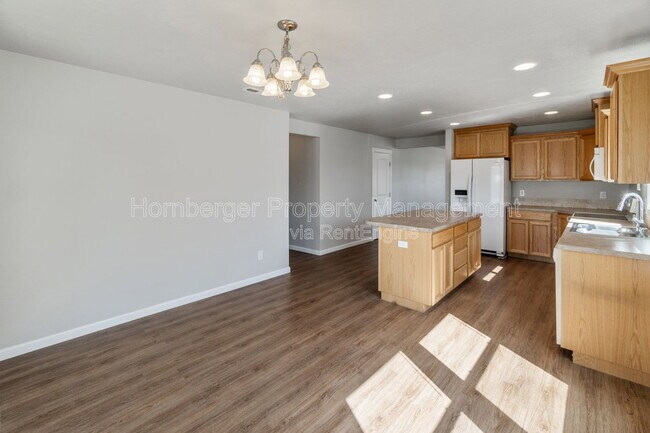 Photo - 9105 W Red St