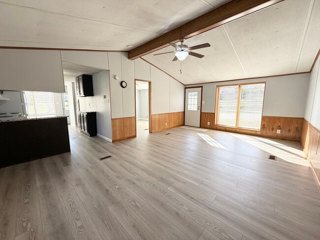 Photo - 914 Davenport Rd