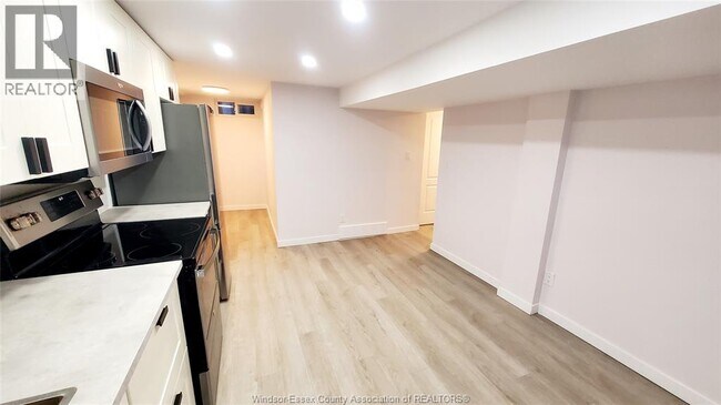 Photo - 1475 Francois Rd