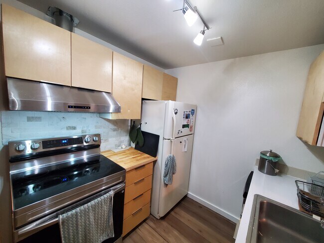 cocina - 310 S 174th Pl Unidad 310 L