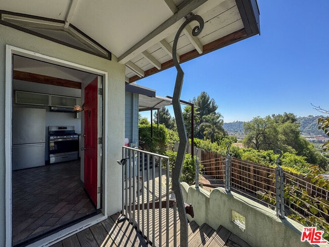 Photo - 3050 Knob Dr