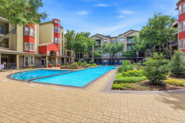 Inwood on the Park apartments — community photo - Inwood on the Park