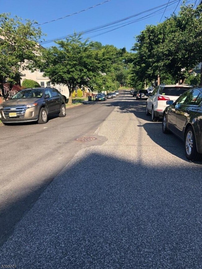 Photo - 34 Hilton St