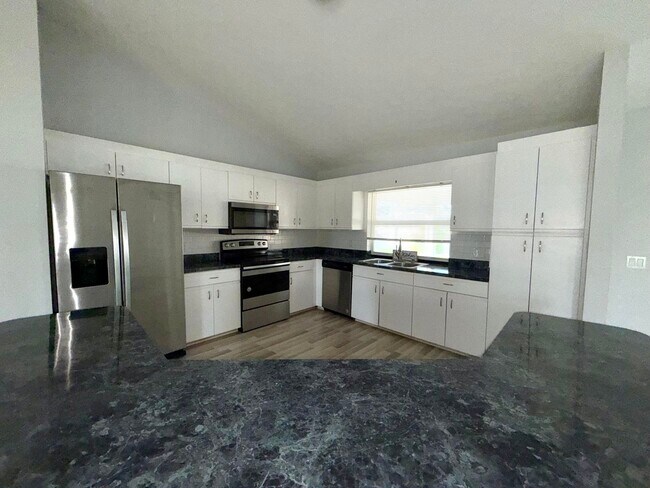 Photo - 1050 SE Euclid Ln