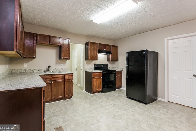 Photo - 120 Hemphill School Rd NW