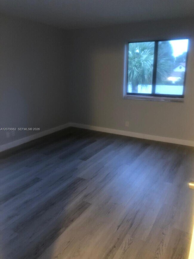 3700 N Pine Island Rd Unit 202
