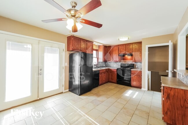 Photo - 4837 Overton Ave