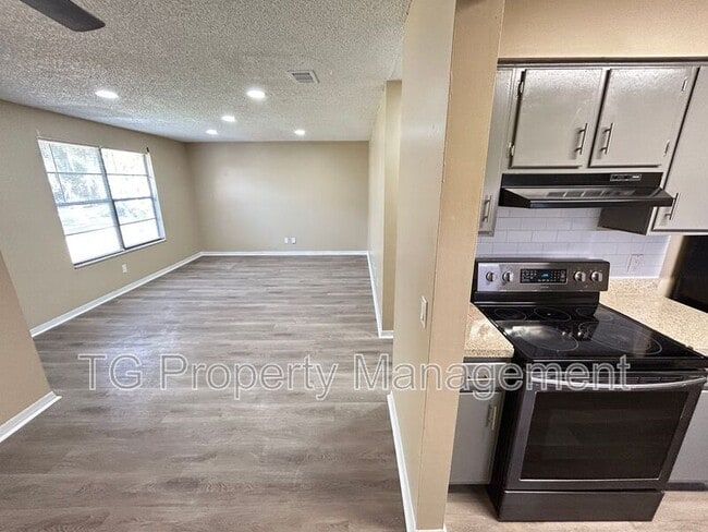 Photo - 467 Lombard St Unit 467 Lombard St #2C