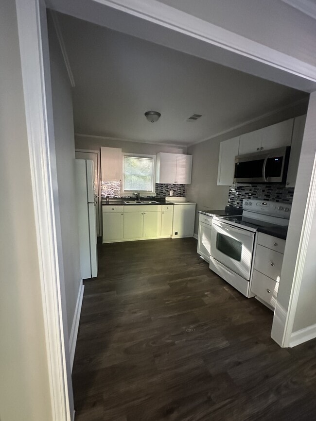 Photo - 408 Hobson St