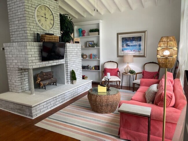 Photo - 8418 N Gomez Ave