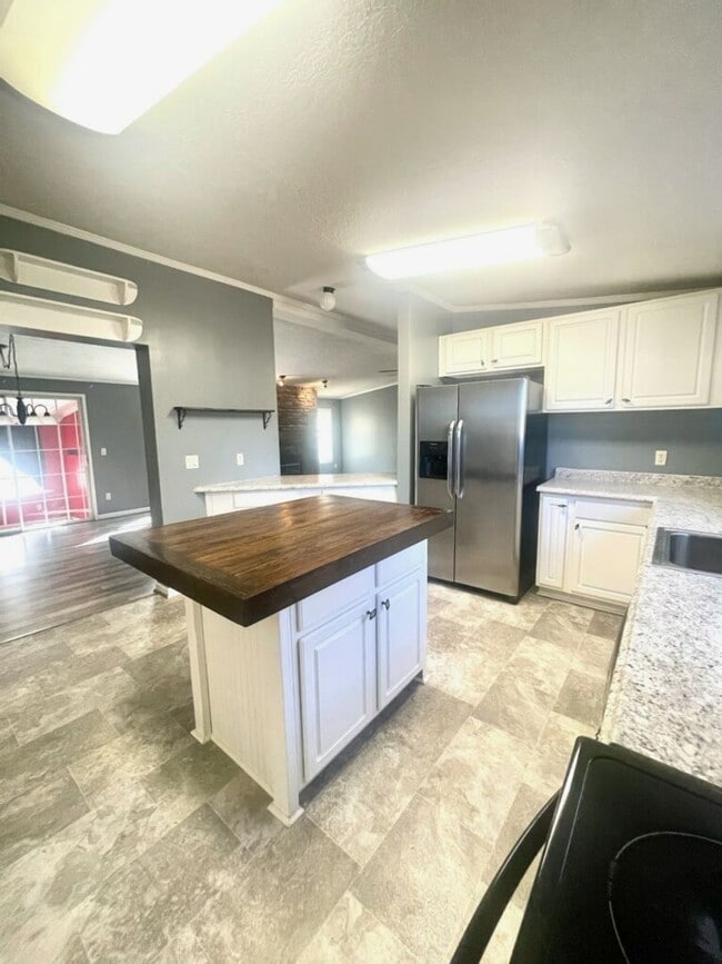 Photo - 3 Bed 2 Bath