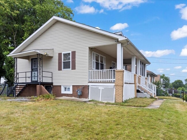 Photo - 65 53rd Pl SE