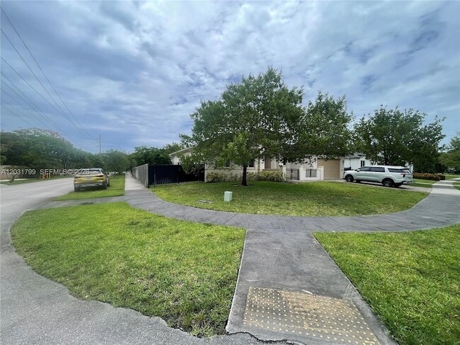 Photo - 19701 SW 84th Ct