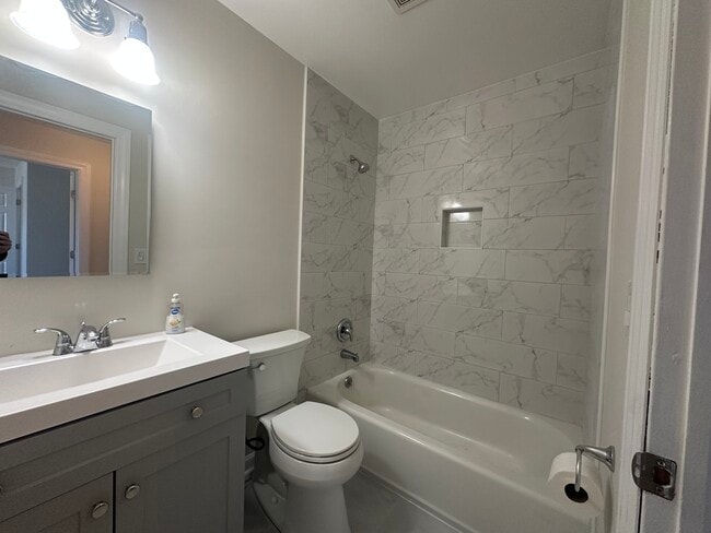 Photo - 306 Northwestern Ct