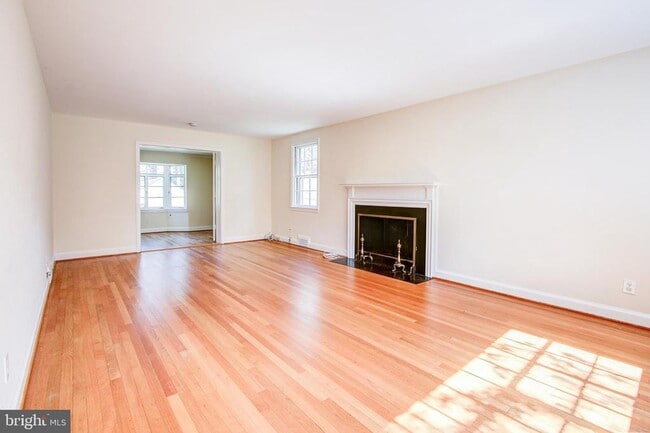 Photo - 4721 Yuma St NW