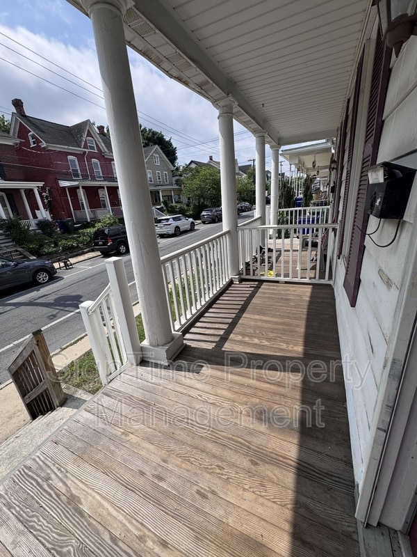 Photo - 627 N Mulberry St