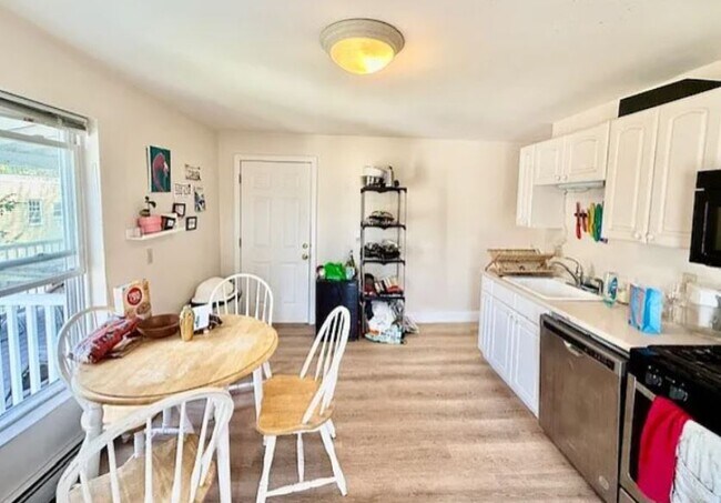 Photo - 280 Pearl St Unit 279-3L