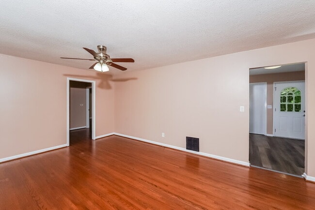 Photo - 417 19th Terrace NE