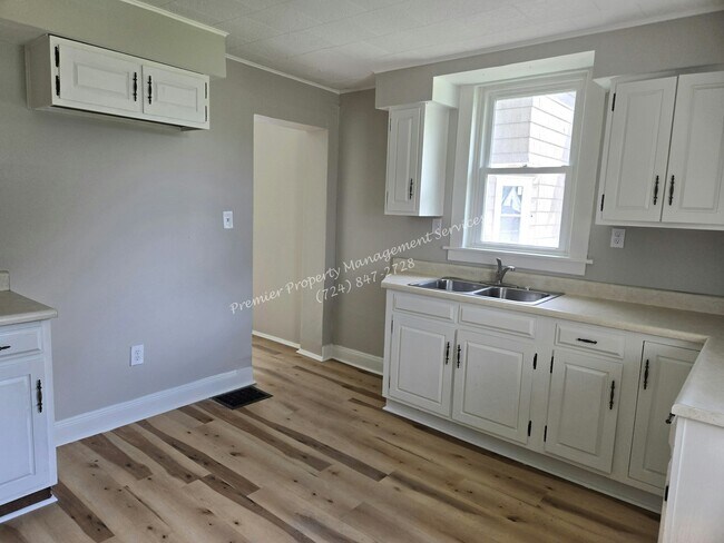 Photo - 1429 Hall Ave Unit 101